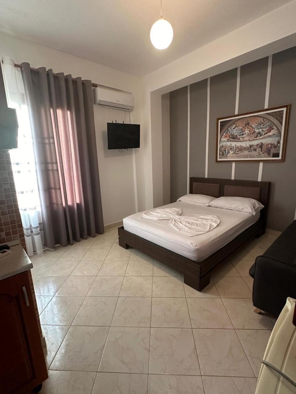Eid Mar Hostel Vlore Ngoại thất bức ảnh