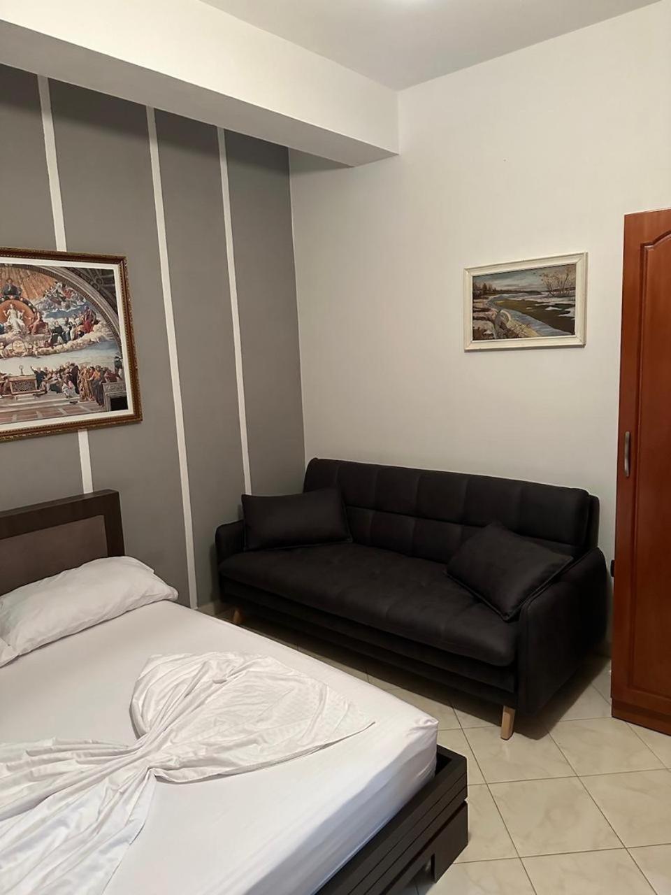 Eid Mar Hostel Vlore Ngoại thất bức ảnh