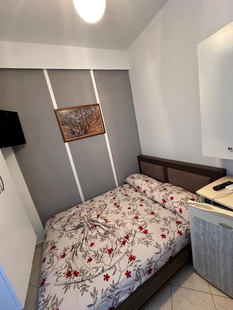 Eid Mar Hostel Vlore Ngoại thất bức ảnh