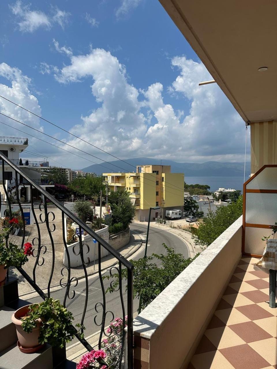 Eid Mar Hostel Vlore Ngoại thất bức ảnh