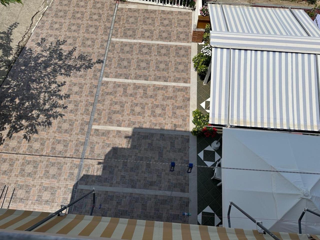 Eid Mar Hostel Vlore Ngoại thất bức ảnh