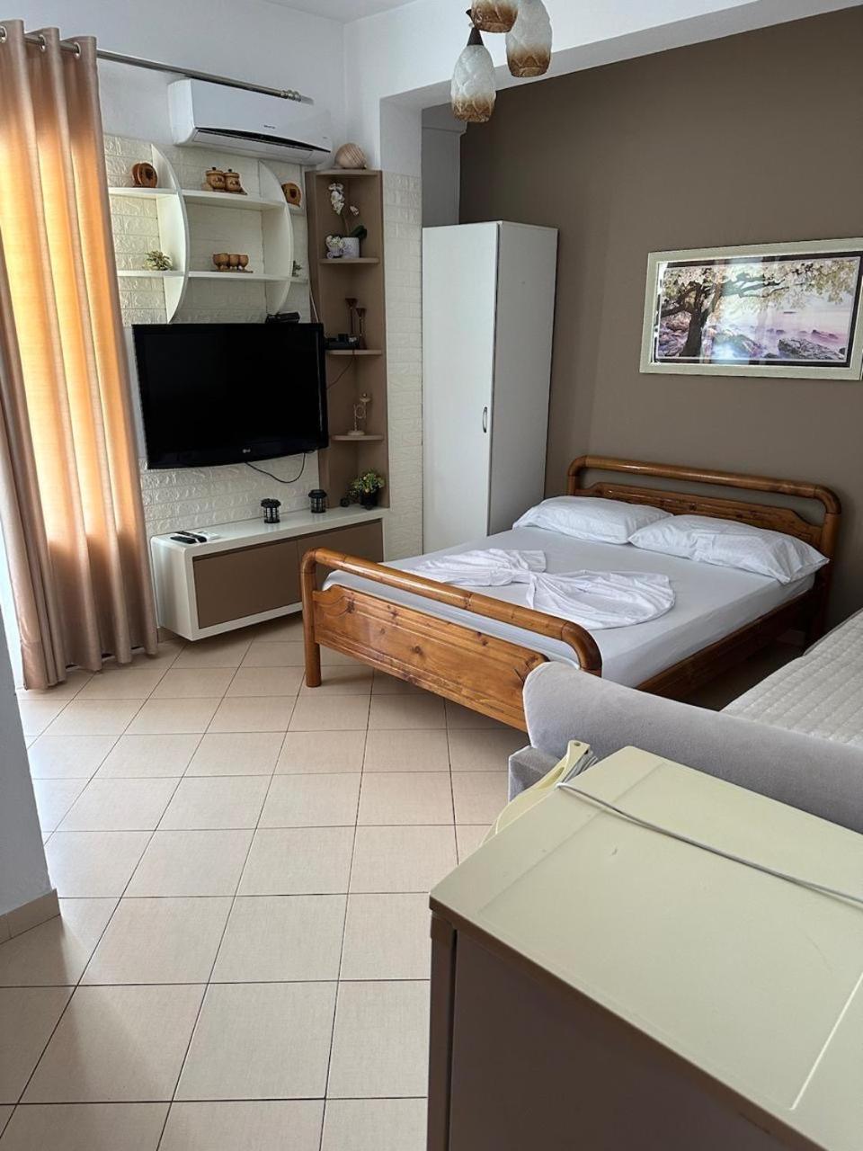 Eid Mar Hostel Vlore Ngoại thất bức ảnh